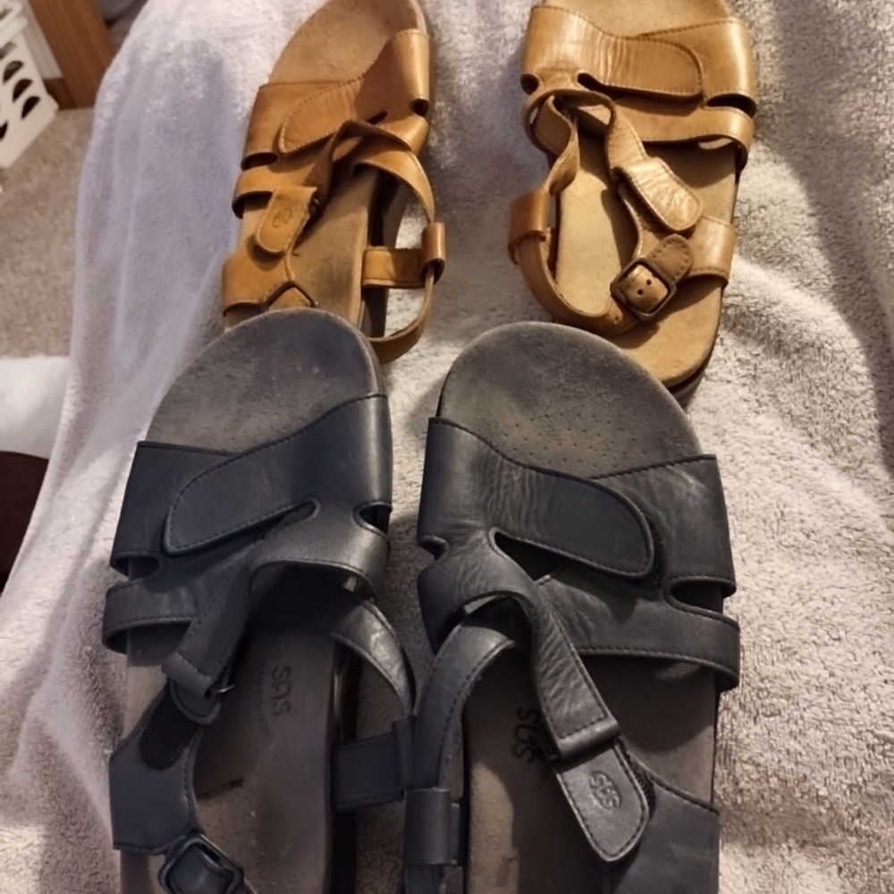SOLD ❤️❤️❤️❤️SAS Navy  and Brown Strap Leather  Sandals with Supportive Footbed